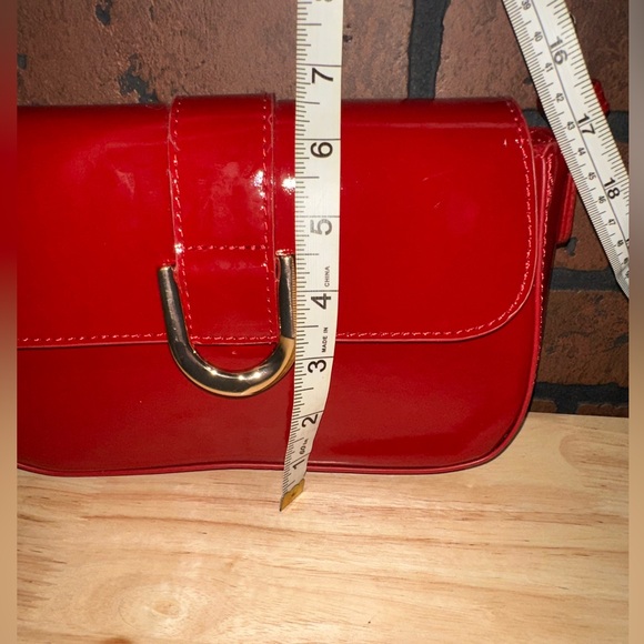 Red Shoulder Bag - Picture 6 of 8